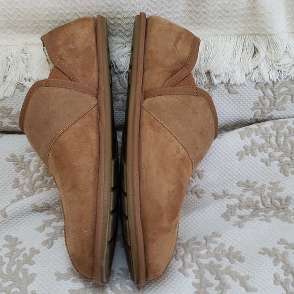 UGG Leisure Slip On Men\'s Suede Sheepskin Slipper Tan, Size 10 main image 5